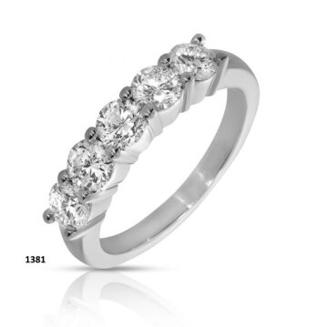 טבעת יהלומים שורה במשקל 1.10 קראט